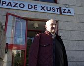 Cipriano Caama�o acudi� ayer al juzgado carballi��s. 
