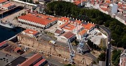 Instalaciones de Navantia en su confluencia con el centro de la ciudad.
