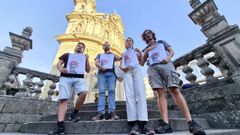 Xurxo, V�ctor, Carlota y Alex, miembros del Colectivo pola vivenda de Pontevedra que acaba de nacer en la ciudad