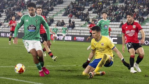 Edgar Pujol en un partidod de la pasada temporada en A Malata