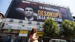 La pol�mica lona de Desokupa contra Pedro S�nchez y sus socios de Gobierno: �Os echaremos de menos a todes�