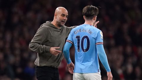 Pep Guardiola y Jack Grealish.Pep Guardiola y Jack Grealish, futbolista del Manchester City, durante un partido