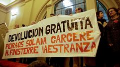 Pancarta que exige la devoluci�n gratuita de La Solana al Ayuntamiento que se mostr� en el pleno por los invitados 