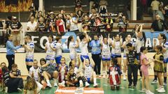 Las jugadoras del Guard�s celebran el triunfo sobre el Sporting La Rioja en la primera jornada de liga.