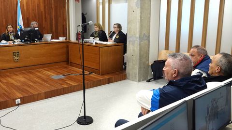 Juicio a los regentes del club de alterne Hot por no dar de alta a sus trabajadoras