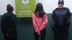 Paola C�rdoba y su hija Milagros, cuando fueron detenidas