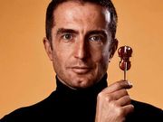 El compositor compostelano Fernando Buide. A la derecha, el virtuoso violinista alban�s Tedi Papavrami, que acompa�ar� a la orquesta.