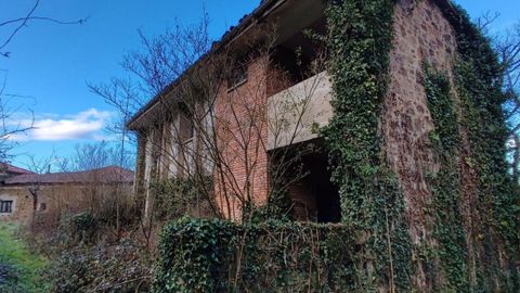Escuela en Cangas del Narcea