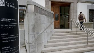 Imagen de archivo de la entrada de la Audiencia Provincial de A Coru�a