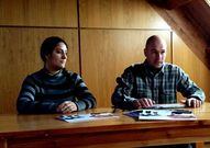 Gestoso y V�zquez, con el calendario de Tequexet�ldere para Cruz Roja.