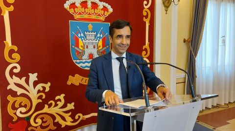 El alcalde de Ferrol, Jos� Manuel Rey Varela, durante una rueda de prensa.