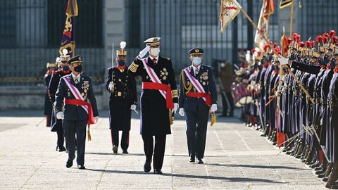 El rey reaparece en la Pascua Militar