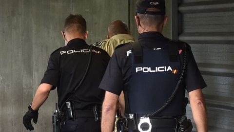 Jos Ramn Guerreiro Galdo, el presunto asesino de Mnica Marcos, mientras era trasladado al juzgado por la Polica Nacional