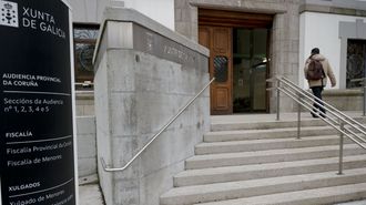 Entrada a la Audiencia Provincial de A Coru�a, en una imagen de archivo. 