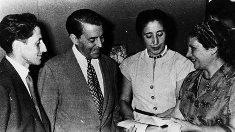 D�az Pardo xunto a Mimina, Rafael Dieste e a esposa de Luis Seoane