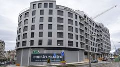 El edificio de la calle Eduardo Pondal en el que Gadis va a abrir un nuevo supermercado.
