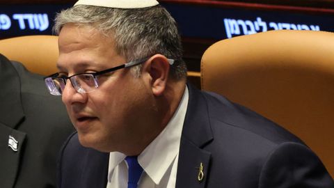 Ben Gvir, con el pin con la horca en la solapa.