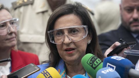La ministra de Defensa, Margarita Robles, responde a los medios durante su visita a la f�brica General Dinamics, a 9 de septiembre de 2022, en Trubia, Asturias