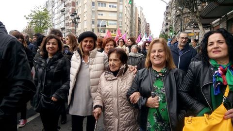 Carmela Silva, con su madre, en la manifestación del Día de la Mujer del año 2018, en Vigo.