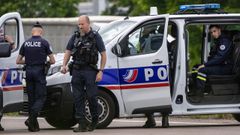 Foto de archivo de una patrulla de la policía francesa.