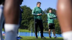 Sergio Egea en El Requex�n, con Jos� Luis Baroja en segundo plano