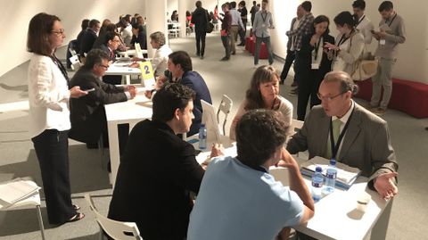 Empresarios y posibles inversores comparten �citas r�pidas� de trabajo en el Asturias Investor?s Day celebrado en Avil�s.Empresarios y posibles inversores comparten �citas r�pidas� de trabajo en el Asturias Investor?s Day celebrado en Avil�s