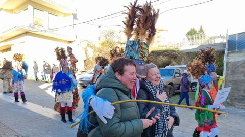 Viana acoge la mayor mascarada de la pennsula Ibrica.Las bonitas de Sande (Cartelle) en el desfile.