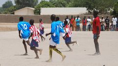 Primer derbi solidario en Gambia