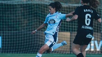 Estela Castro, durante el partido entre As Celtas y el Sporting de Gij�n disputado este s�bado en A Madroa.