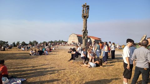 El santuario del monte Faro, en Chantada, fue otro lugar elegido por numerosas personas para observar el fen�meno