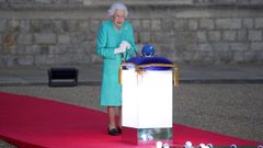 Isabel II durante el encendido en el castillo de Windsor