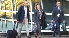 El t�cnico del ADIF Juan Antonio S�nchez Corrales, con los abogados del Estado