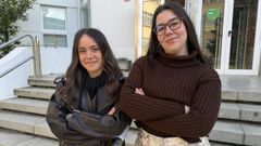 De izquierda a derecha, Luc�a Mart�nez y Xuliana Lorenzo, presidenta y vicepresidenta del comit� organizador del XIV Congreso de Estudantes de Podolox�a de Galicia