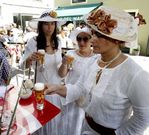 Ribadeo record� en una fiesta su pasado indiano. 