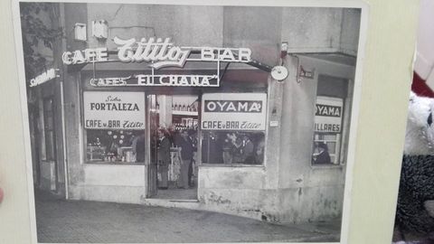 Bar de Francisco Gayol y Nieves M�ndez en Montevideo.