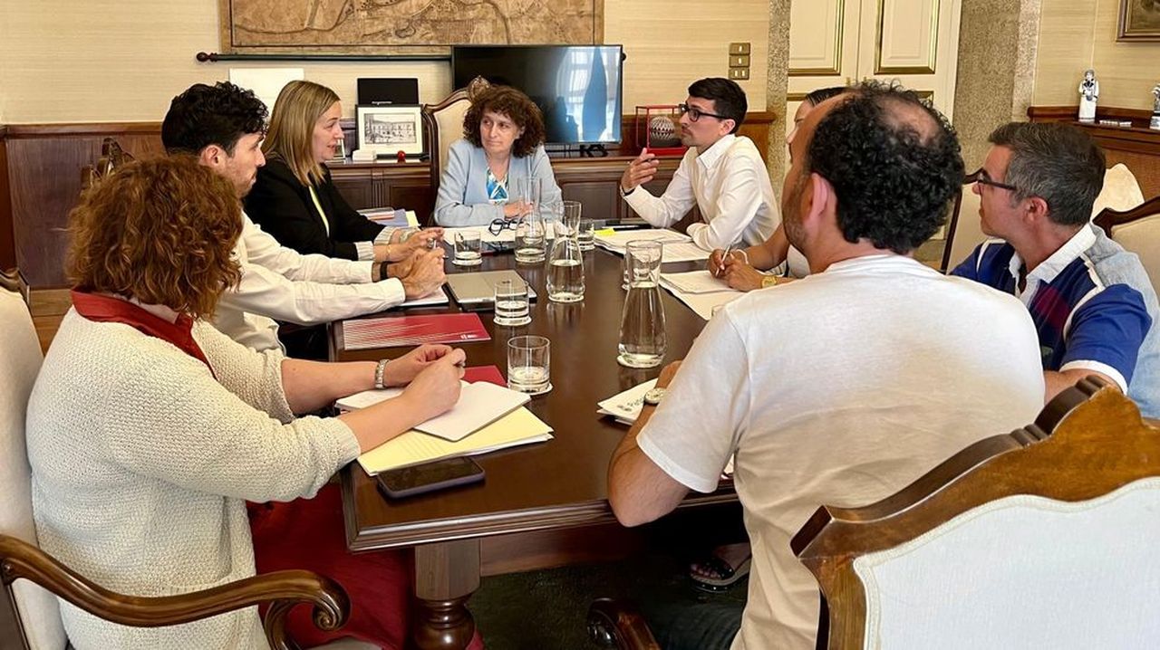 Padrón acometerá estudios de la situación del municipio para decidir si implanta la tasa turística