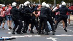 Foto de archivo de los incidentes previos al derbi de 2017 entre el Real Sporting de Gij�n y el Real Oviedo