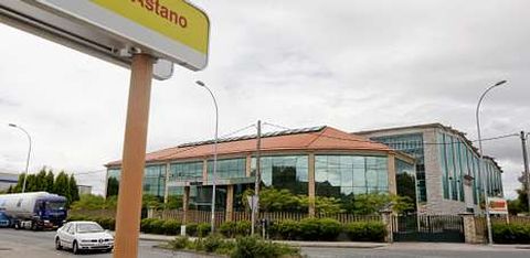 La constructora, creada en el a�o 1989, tiene su sede en el pol�gono fen�s de Vilar do Colo. 