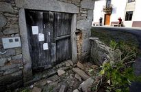 El veh�culo colision� contra la pared del inmueble y caus� da�os en la pared de piedra.
