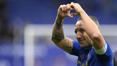 El centrocampista del Oviedo Santi Cazorla al finalizar el encuentro de la jornada 37 de LaLiga entre el Real Oviedo y el Deportivo Alav�s