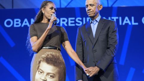 Michelle Obama junto a Barack Obama en un acto previo a la inauguraci�n del Centro presidencial Obama en Chicago.