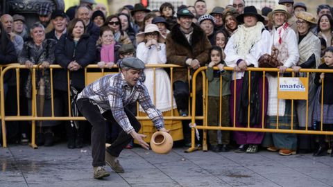 Expectacin en el domingo oleiro.