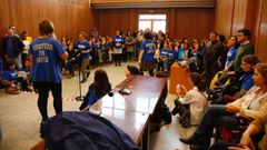 Imagen de la asamblea y de las votaciones de los funcionarios de justicia