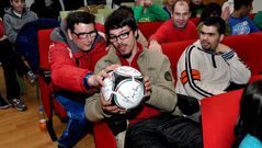 El entrenador de la selecci�n, con Pazos