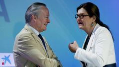 M�nica de Oriol con el vicepresidente y consejero delegado de OHL, Josep Piqu�