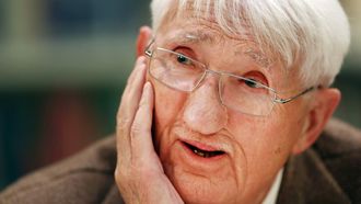 Fotograf�a de archivo fechada en 2012 del fil�sofo alem�n J�rgen Habermas.