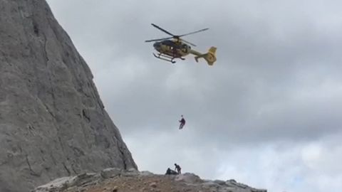 Rescate de un monta�ero herido en Cabrales