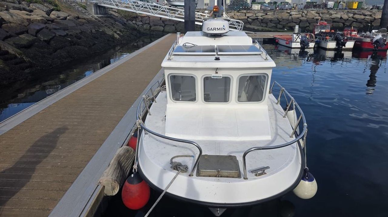 Lourizán dota de energía renovable al barco del pósito