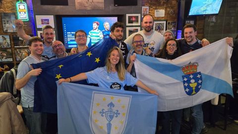 Integrantes da pe�a celtista Europa Celta de Bruxelas.