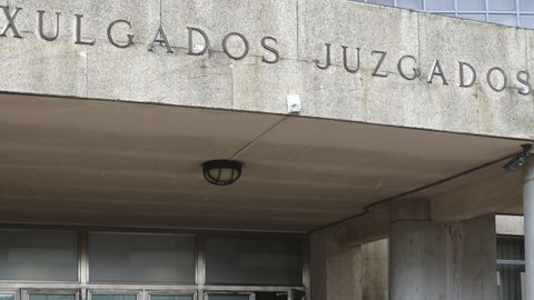 Se ha convocado una concentración a las puertas de los juzgados de Santiago, en el que tiene su sede la sección sexta de la Audiencia Provincial.